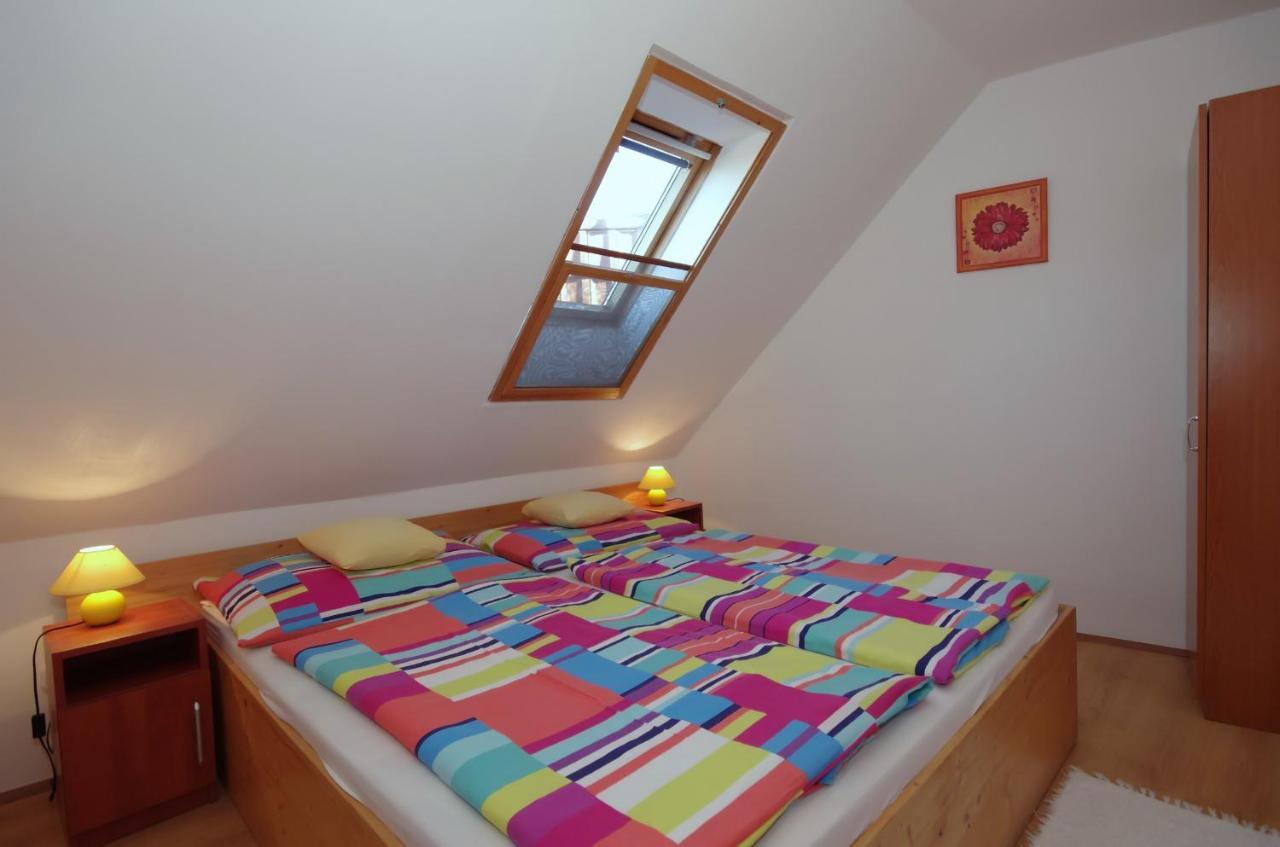 Hellasz Apartman Gyula Exterior photo
