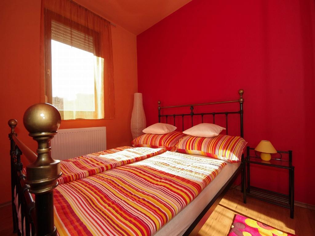 Hellasz Apartman Gyula Exterior photo