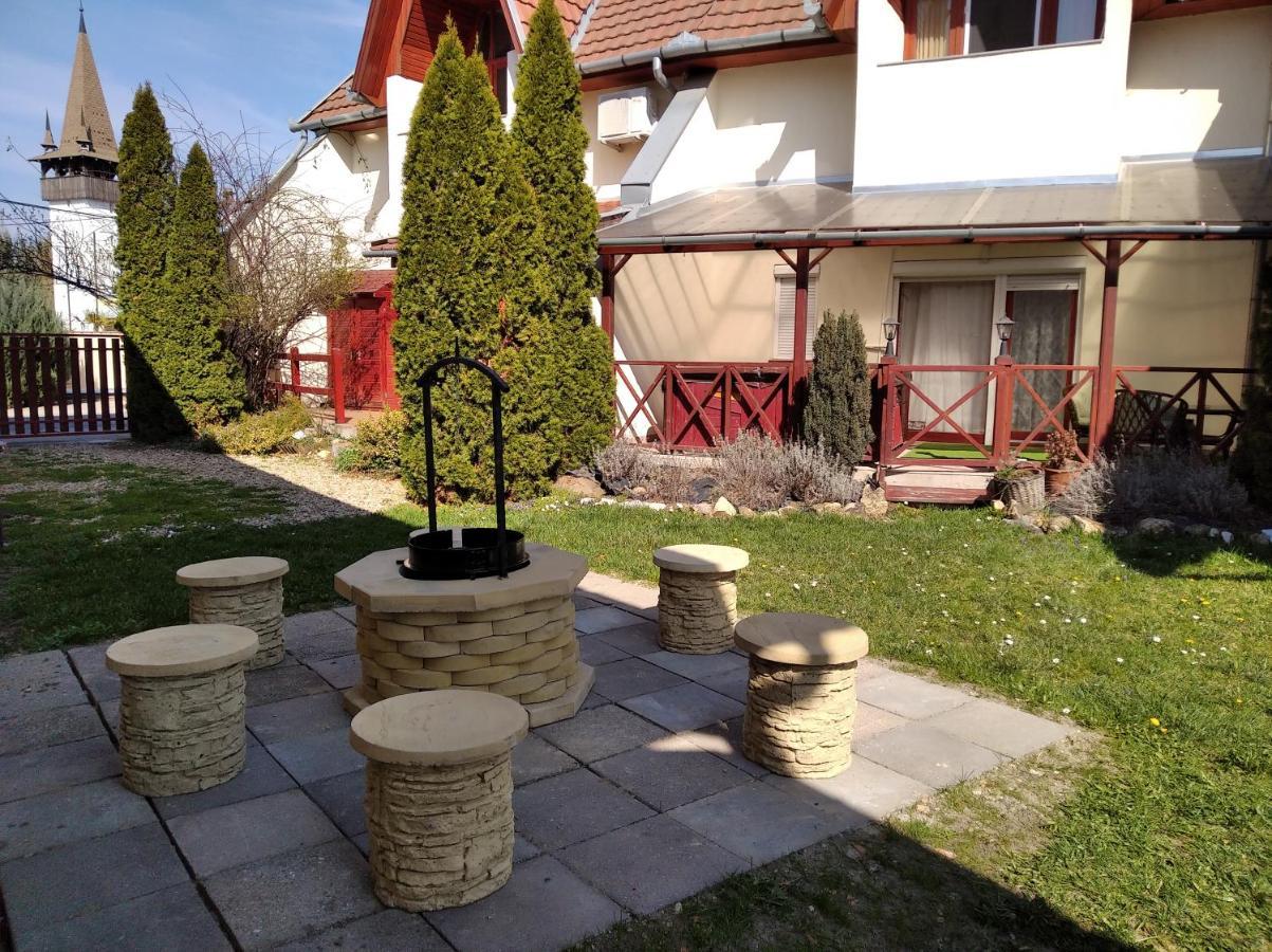 Hellasz Apartman Gyula Exterior photo